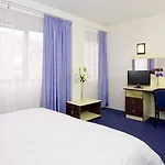 Comfort Suites Cannes 3* Mandelieu