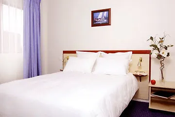 Comfort Suites Cannes ホテル