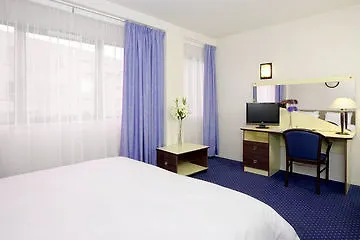 Comfort Suites Cannes 3* Mandelieu
